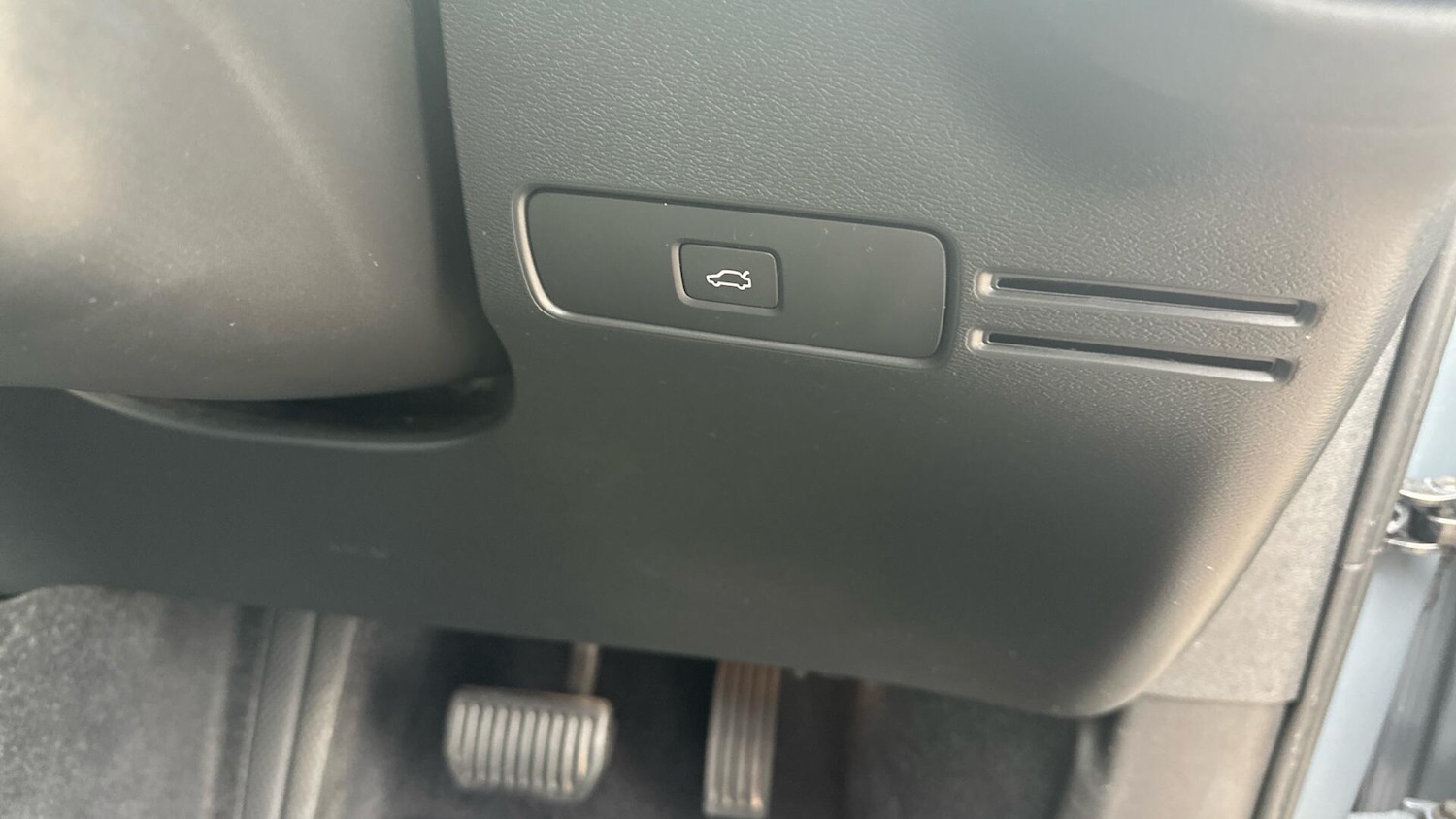 Used Volvo XC40 2022 for sale - 76306497: Photo 31