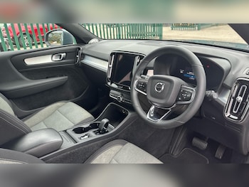 Used Volvo XC40 2022 for sale - 76306497: Photo