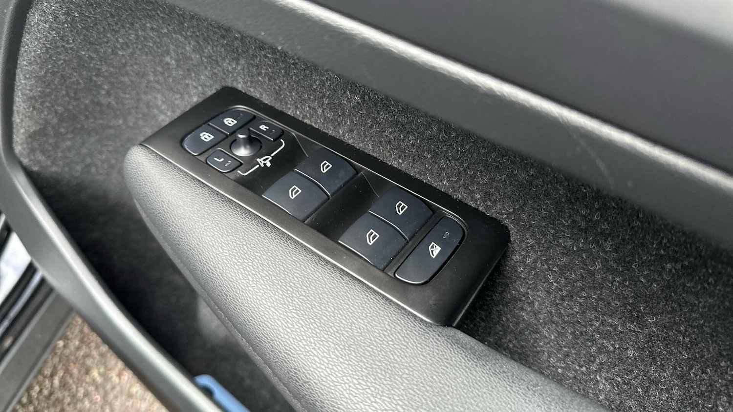 Used Volvo XC40 2021 for sale - 76360300: Photo 20