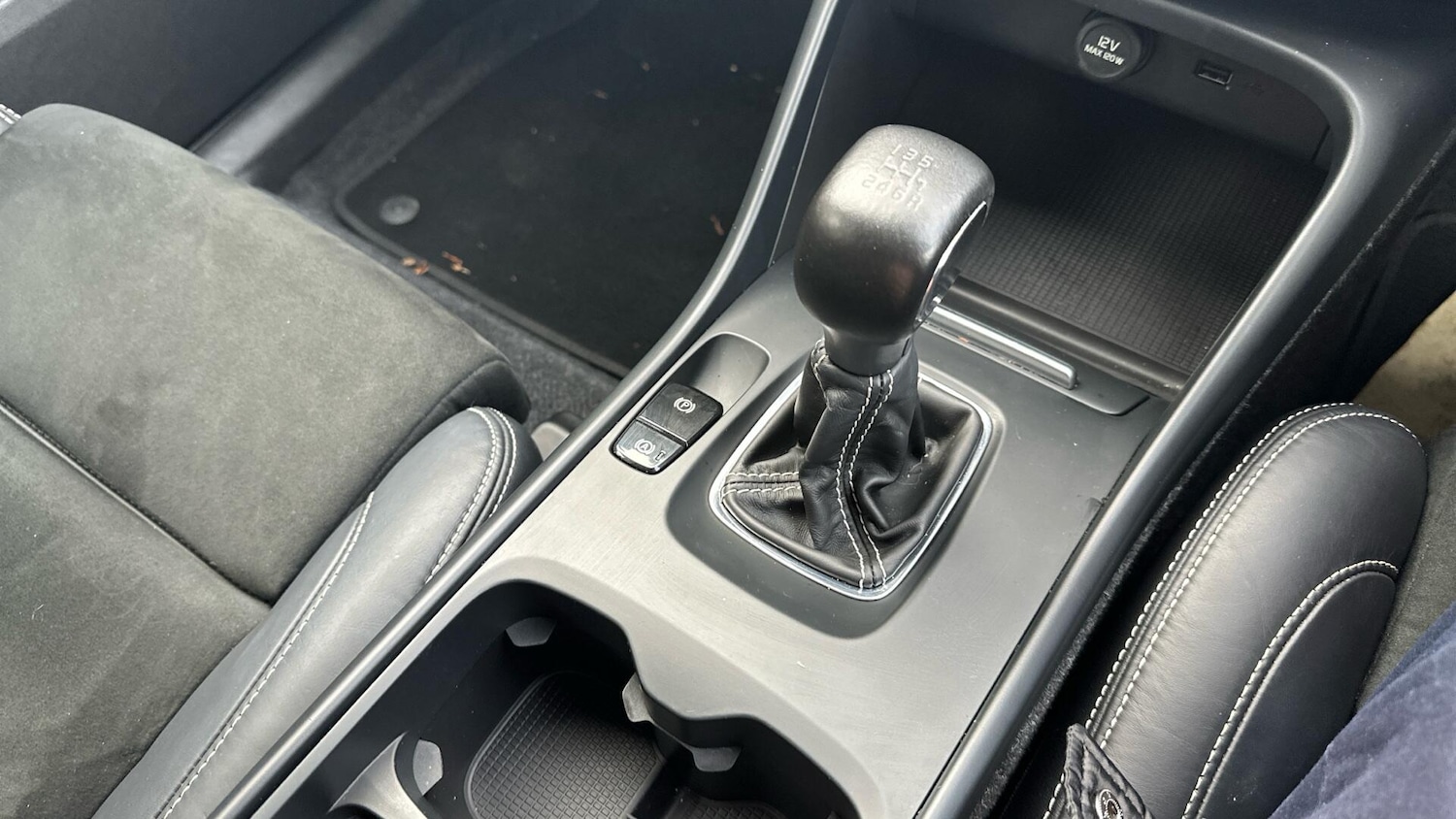 Used Volvo XC40 2021 for sale - 76360300: Photo 22