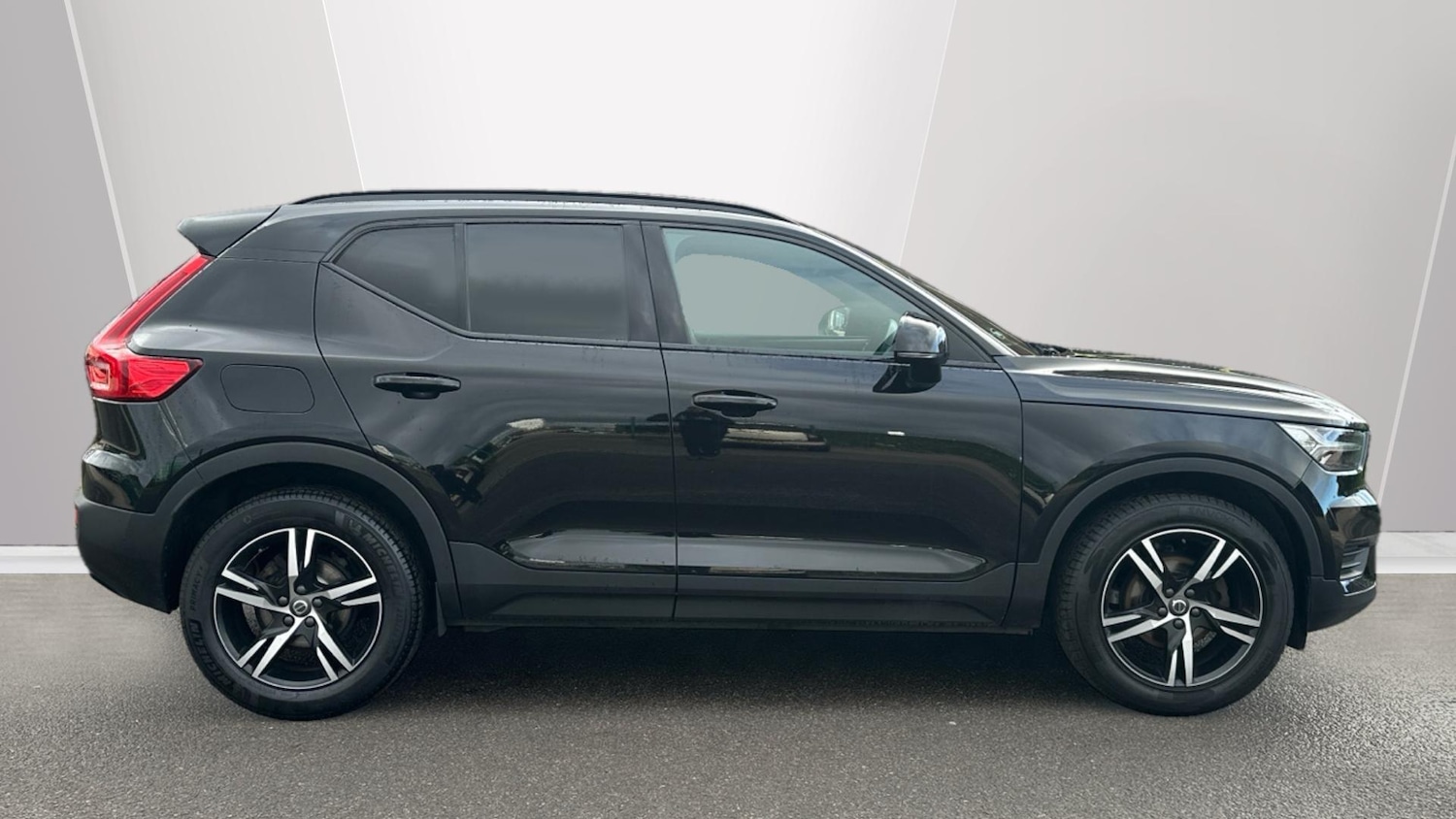 Used Volvo XC40 2021 for sale - 76360300: Photo 3