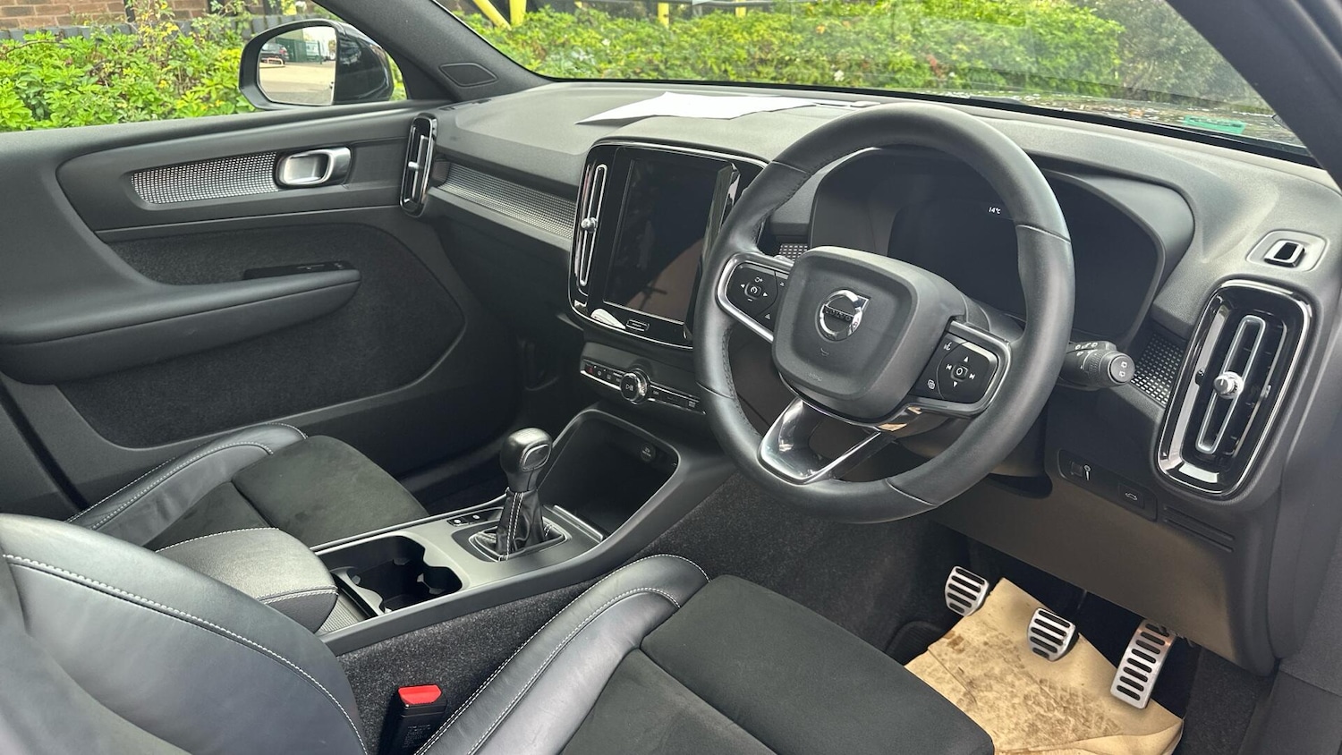 Used Volvo XC40 2021 for sale - 76360300: Photo 4