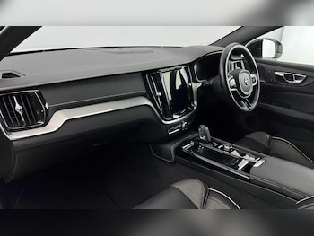 Used Volvo V60 2021 for sale - 77386390: Photo