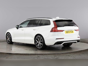 Used Volvo V60 2021 for sale - 77386390: Photo