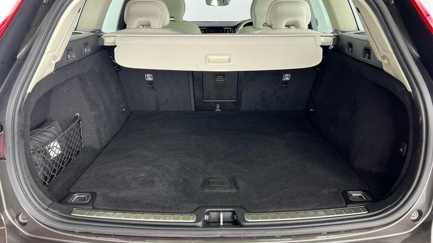 Used Volvo V60 2021 for sale - 77673047: Photo 5