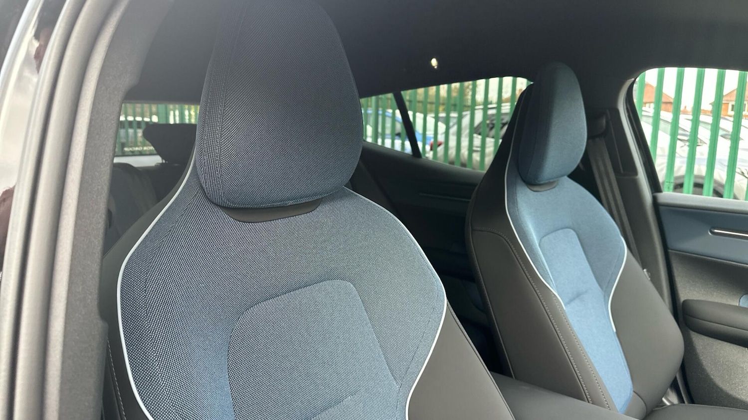 Used Volvo EX30 2025 for sale - 76307554: Photo 28