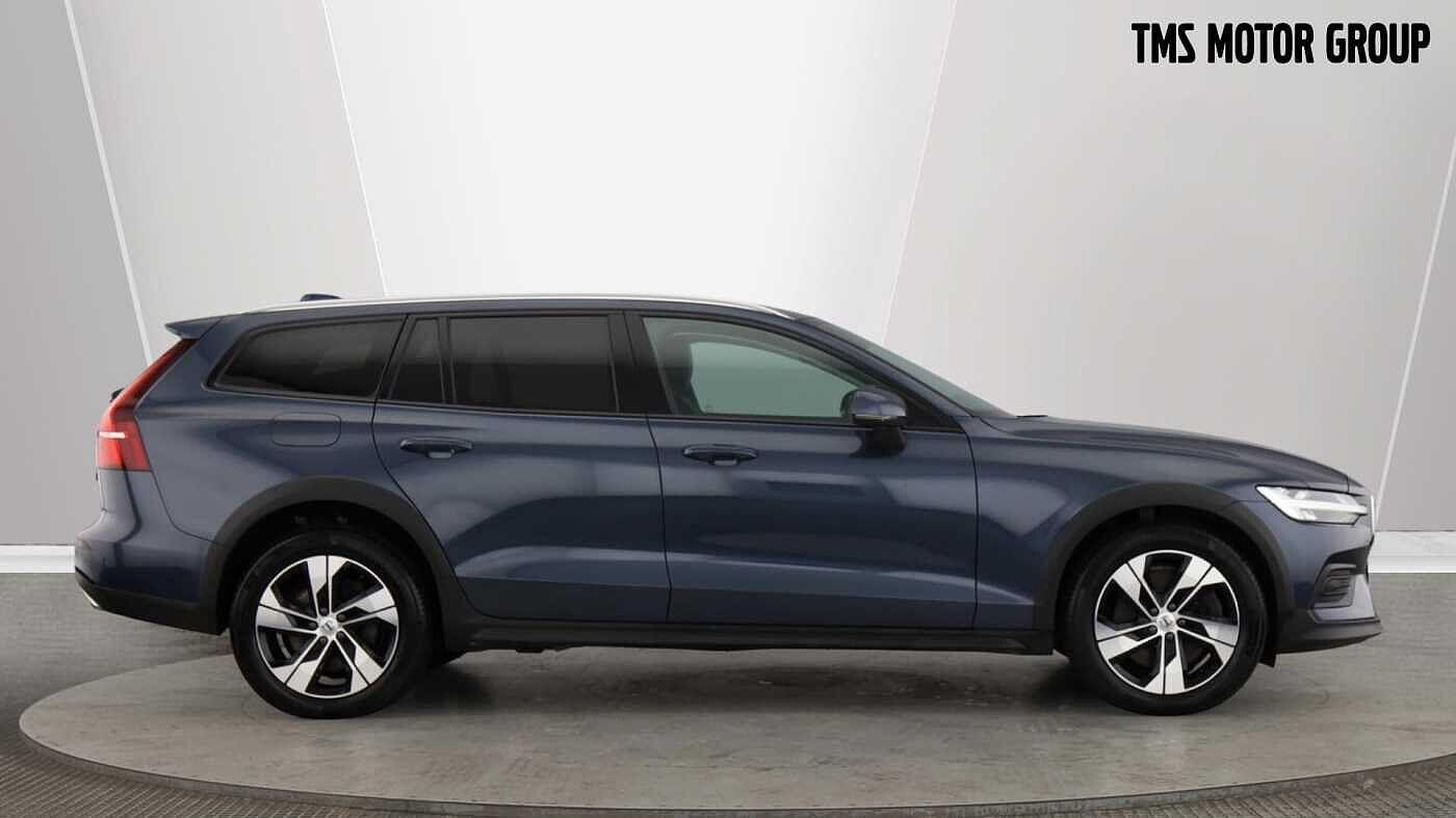 Used Volvo V60 Cross Country 2021 for sale - 77091078: Photo 2