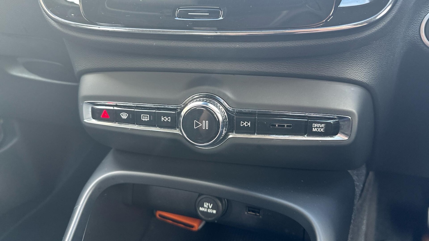 Used Volvo XC40 2021 for sale - 76549213: Photo 42