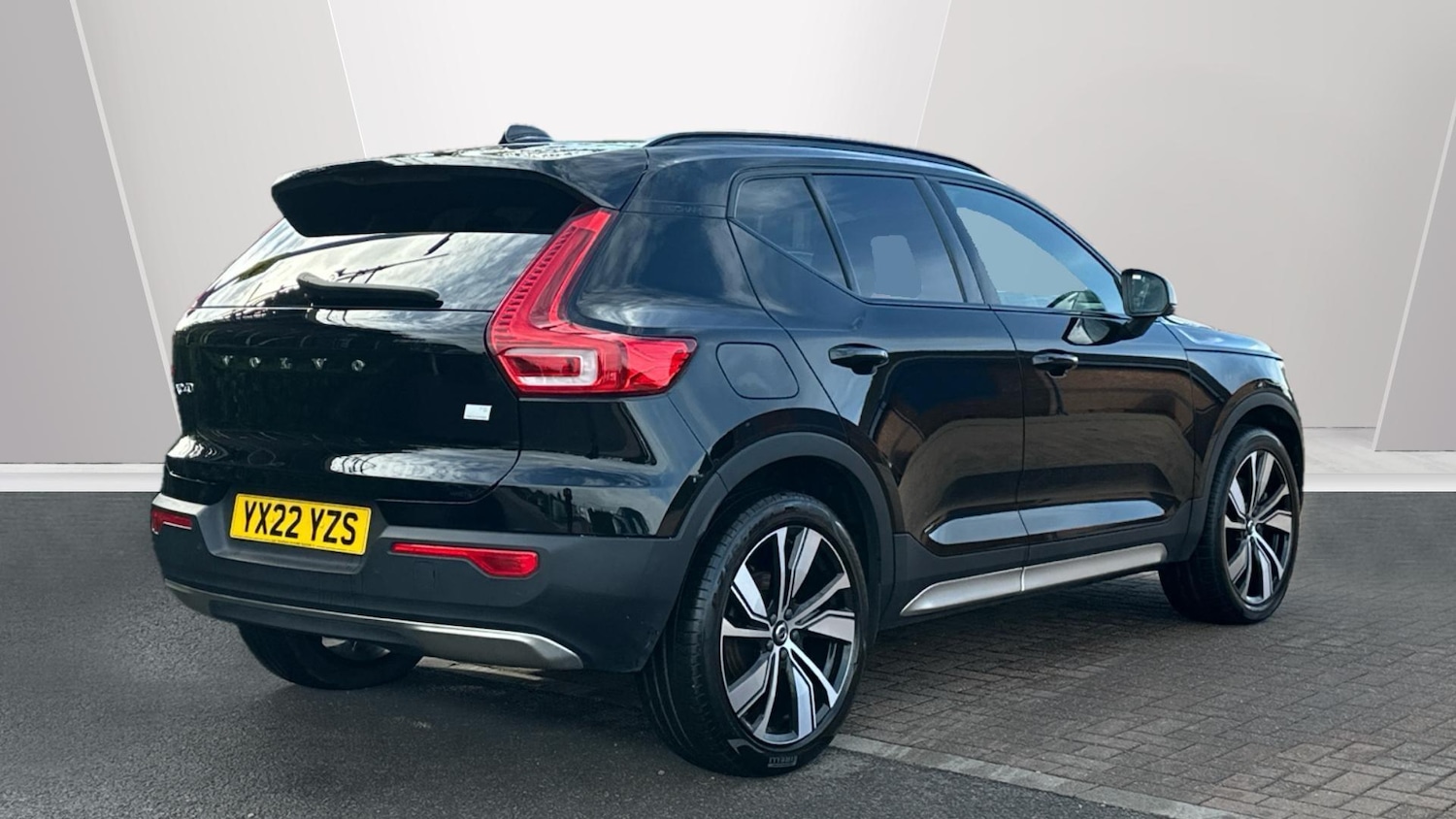 Used Volvo XC40 2022 for sale - 76306698: Photo 2