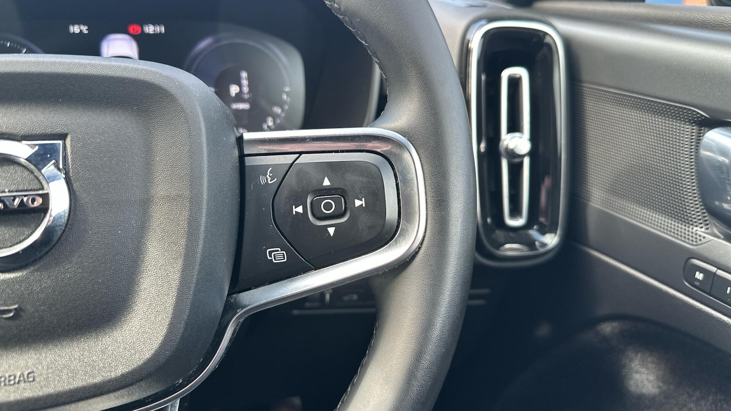 Used Volvo XC40 2022 for sale - 76306698: Photo 20