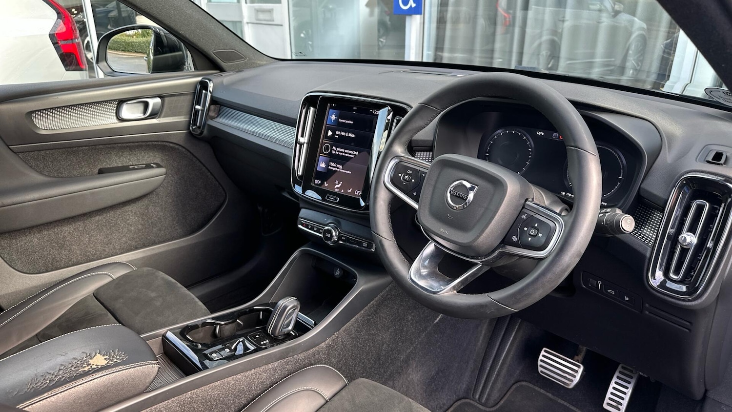 Used Volvo XC40 2022 for sale - 76306698: Photo 4