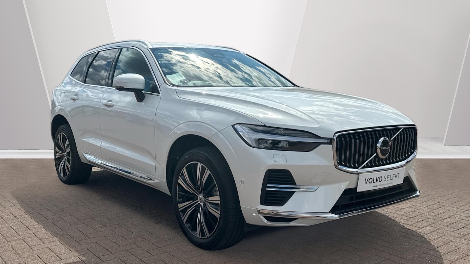 Used Volvo XC60 2022 for sale - 76307809: Photo 1