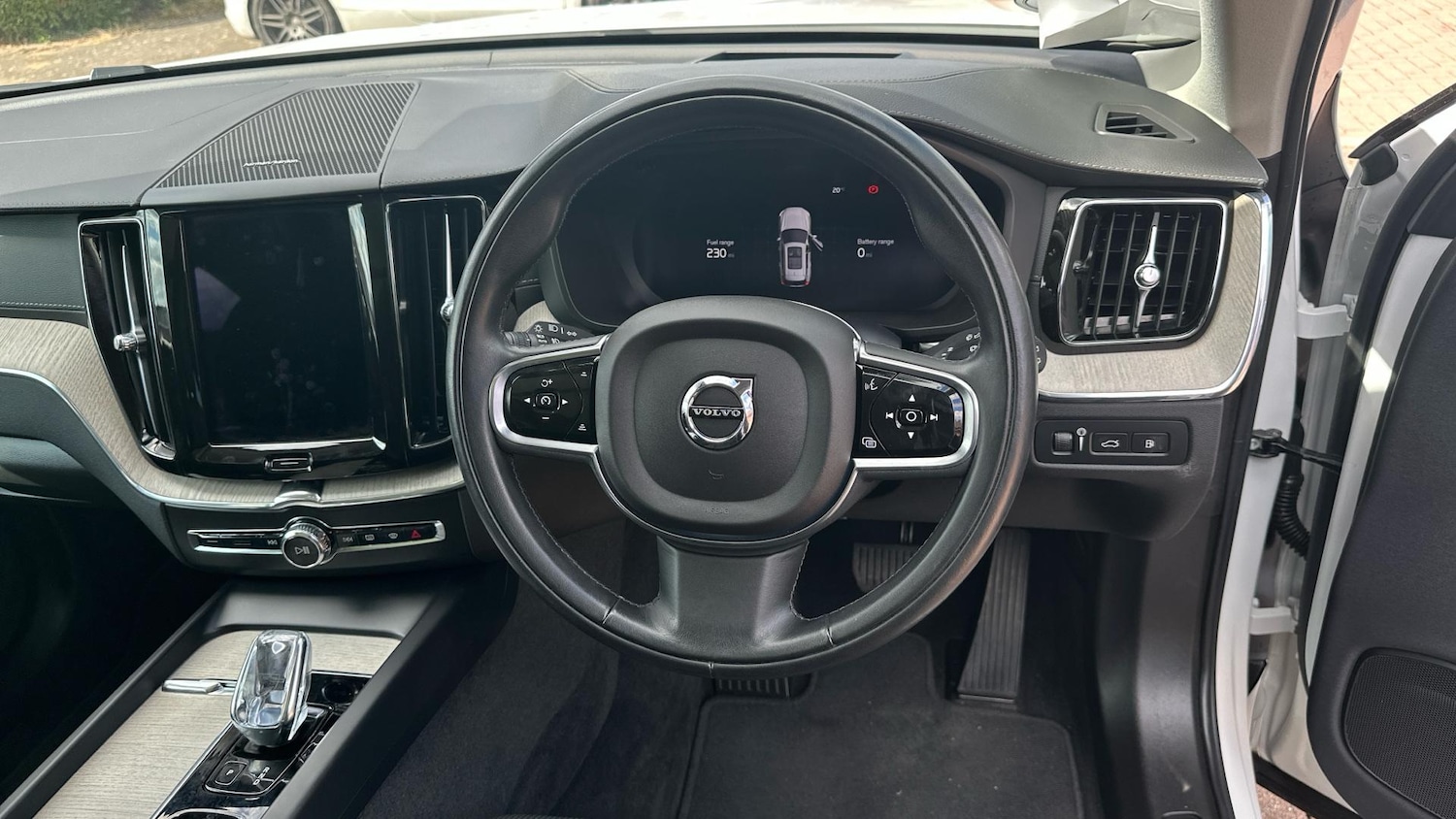 Used Volvo XC60 2022 for sale - 76307809: Photo 10