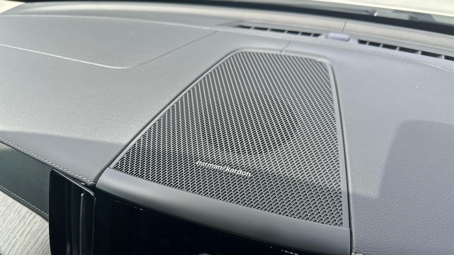 Used Volvo XC60 2022 for sale - 76307809: Photo 24