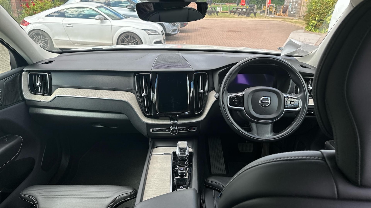 Used Volvo XC60 2022 for sale - 76307809: Photo 5