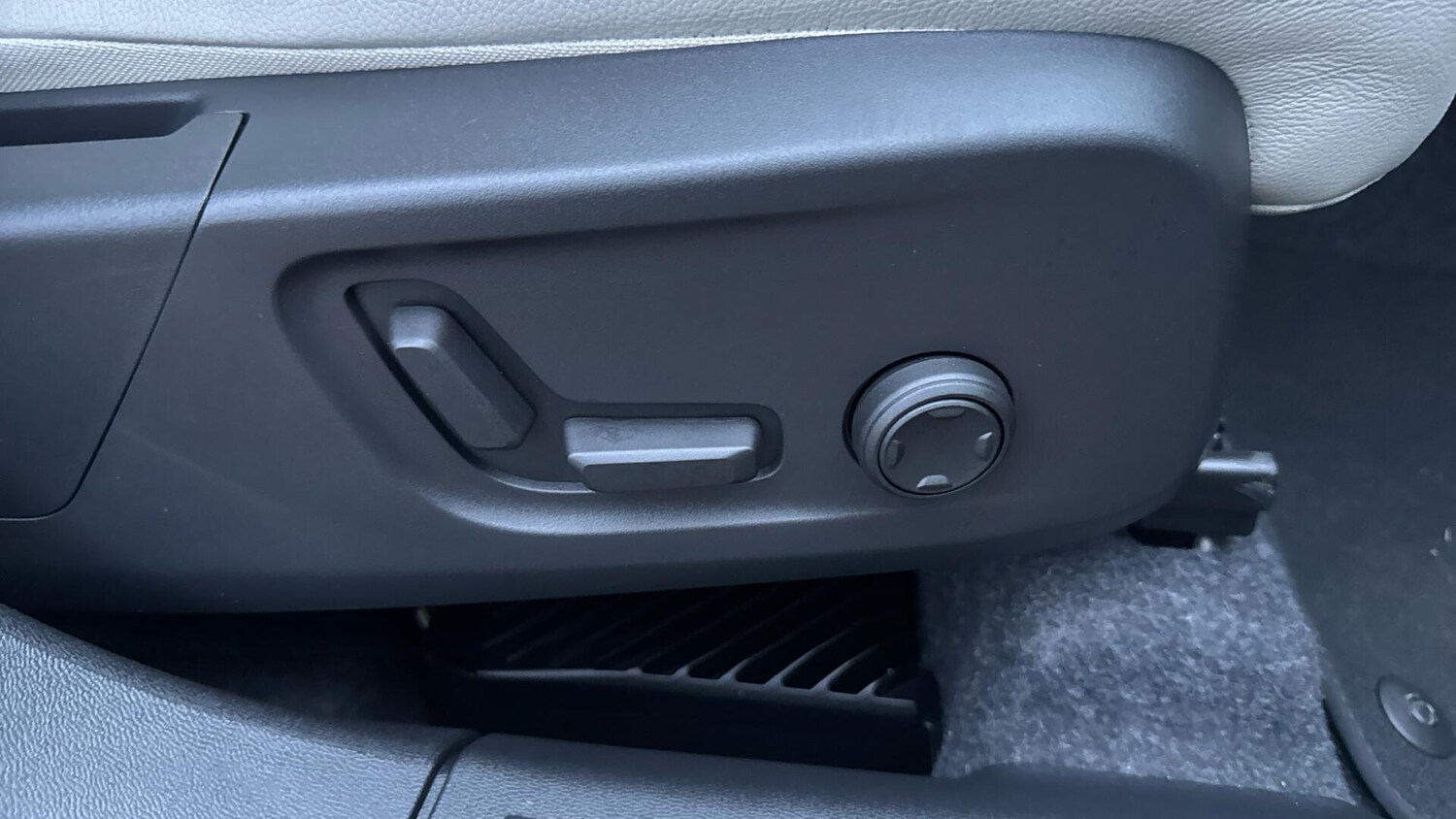 Used Volvo XC40 2026 for sale - 77673057: Photo 23