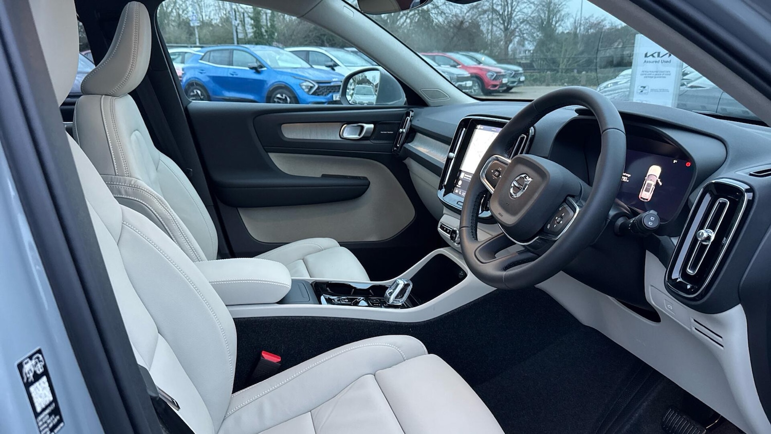 Used Volvo XC40 2026 for sale - 77673057: Photo 4