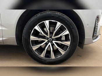 Used Volvo XC60 2025 for sale - 78608994: Photo
