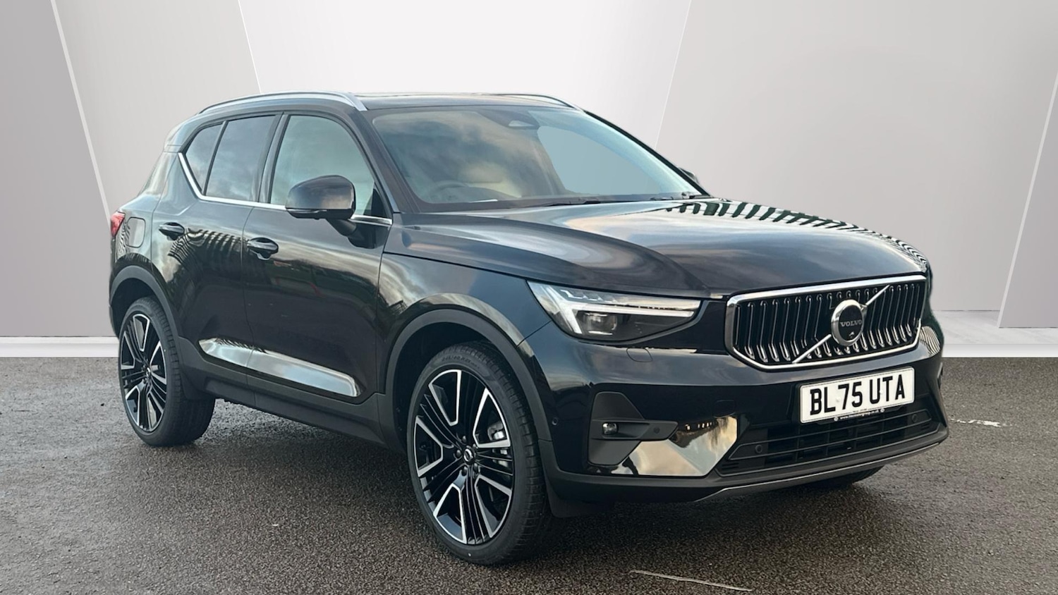 Used Volvo XC40 2025 for sale - 76913491: Photo 1