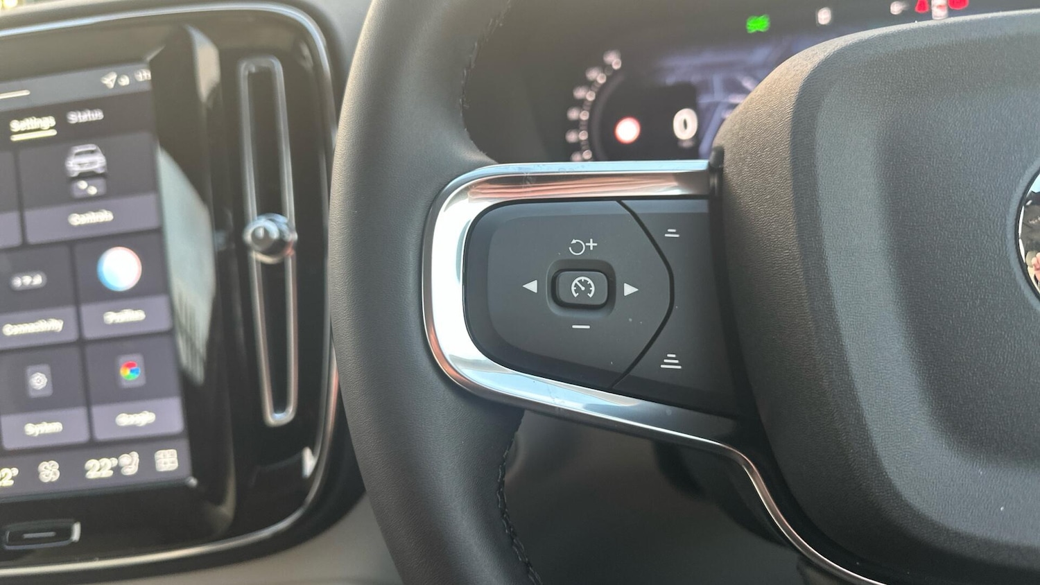 Used Volvo XC40 2025 for sale - 76913491: Photo 19