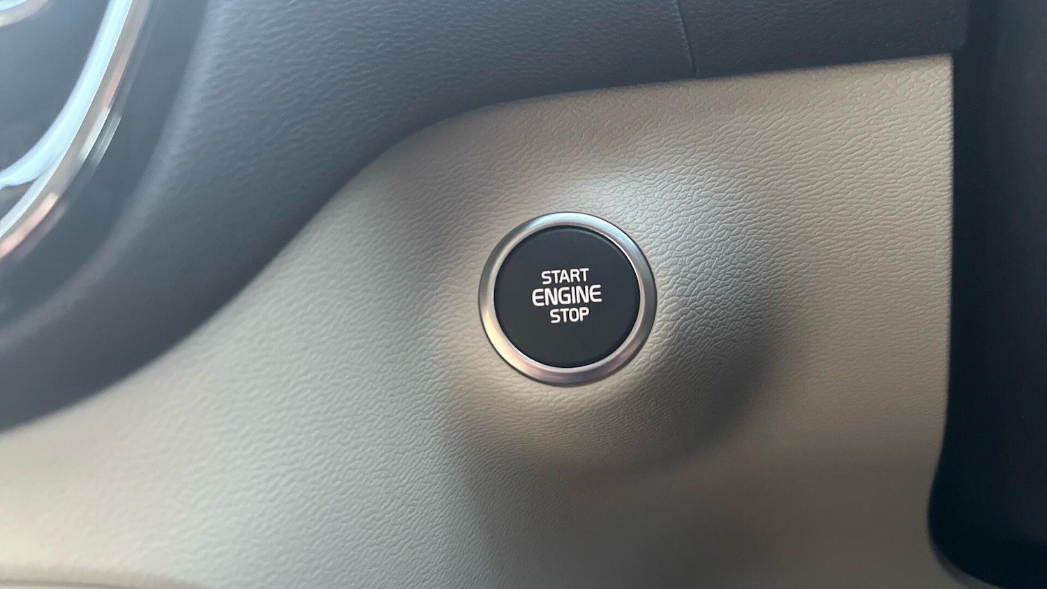 Used Volvo XC40 2025 for sale - 76913491: Photo 24