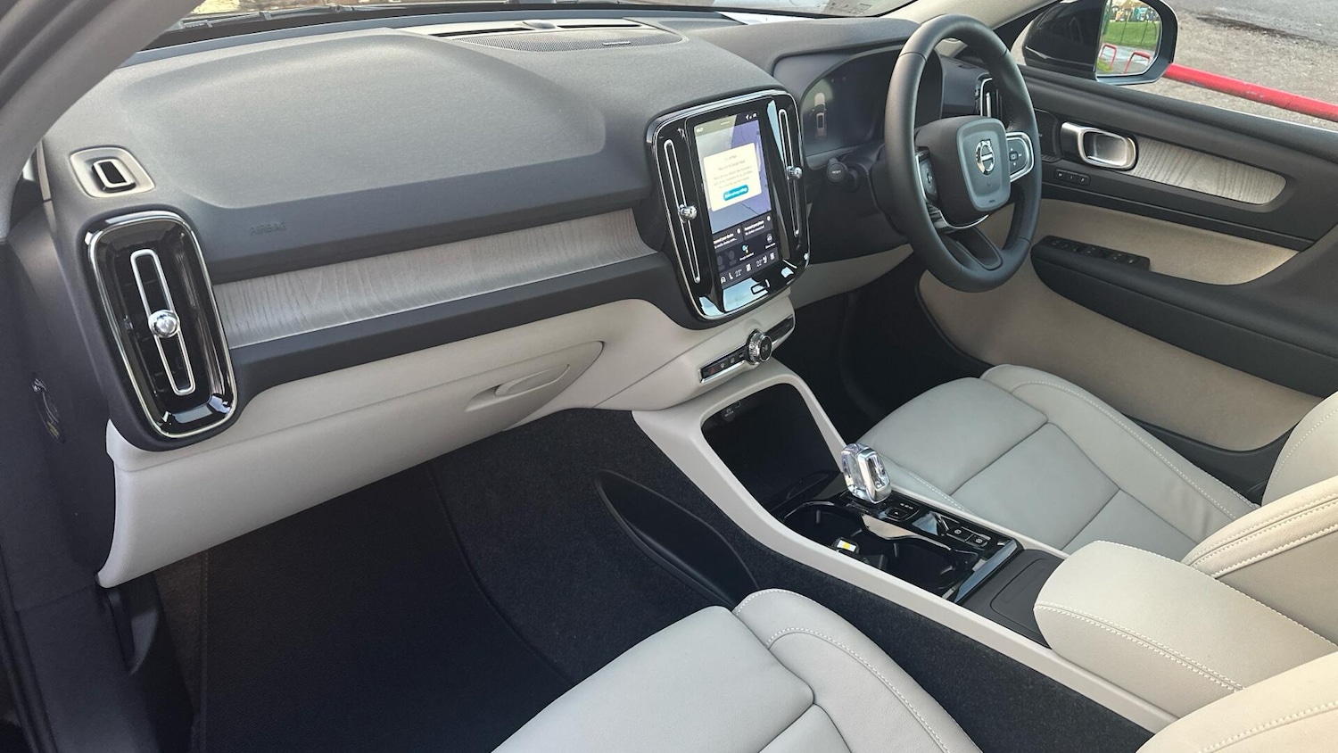 Used Volvo XC40 2025 for sale - 76913491: Photo 48