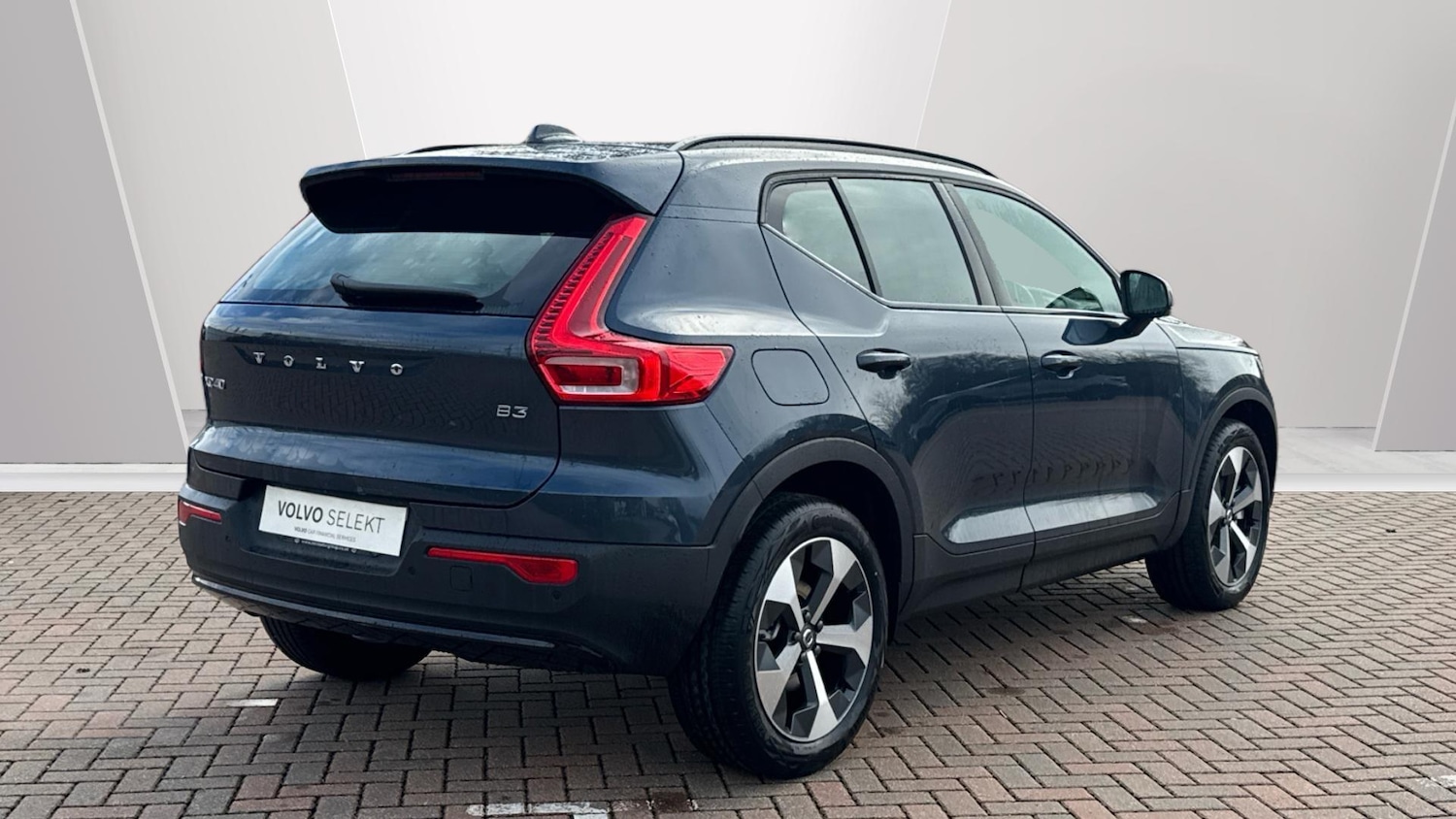 Used Volvo XC40 2026 for sale - 77723013: Photo 2
