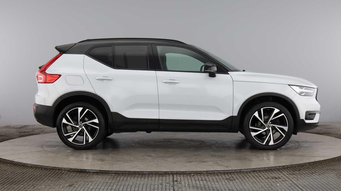 Used Volvo XC40 2020 for sale - 76432041: Photo 2