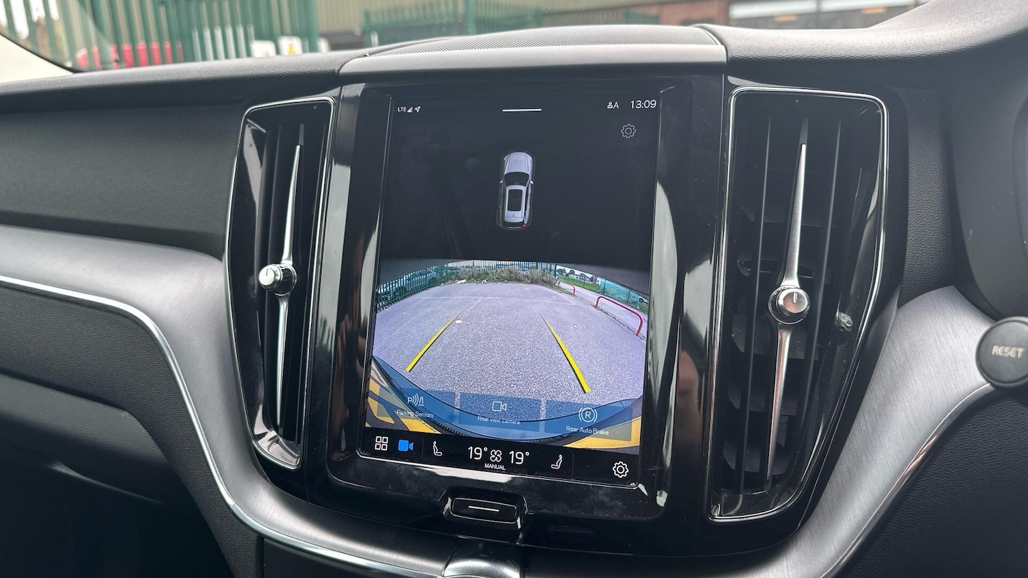 Used Volvo XC60 2021 for sale - 76573795: Photo 17