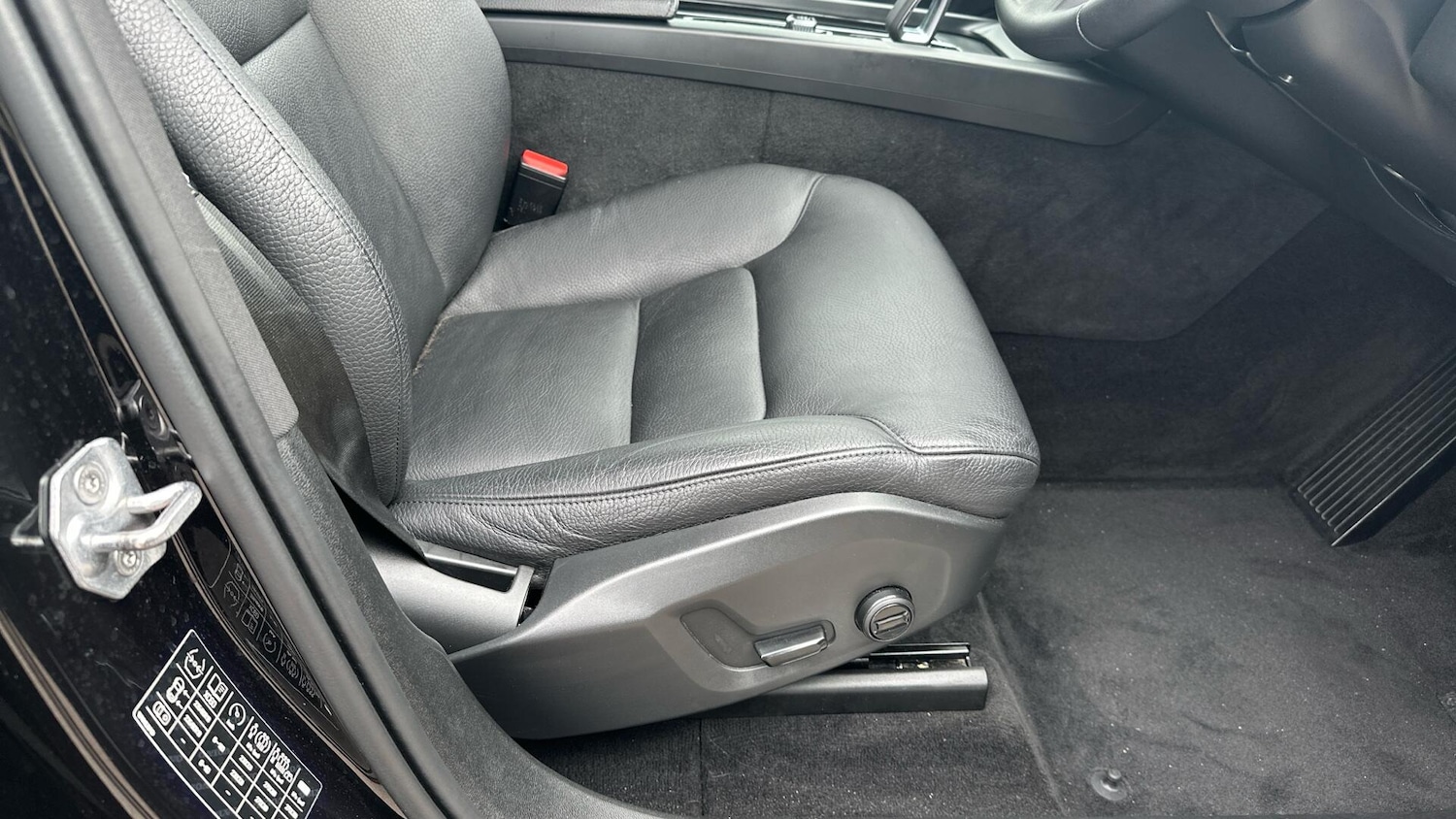 Used Volvo XC60 2021 for sale - 76573795: Photo 28