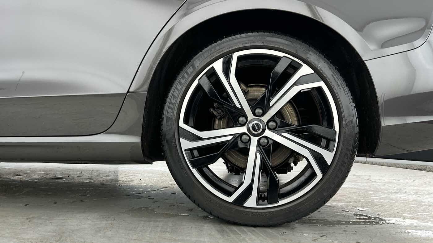 Used Volvo V60 2022 for sale - 78046967: Photo 4