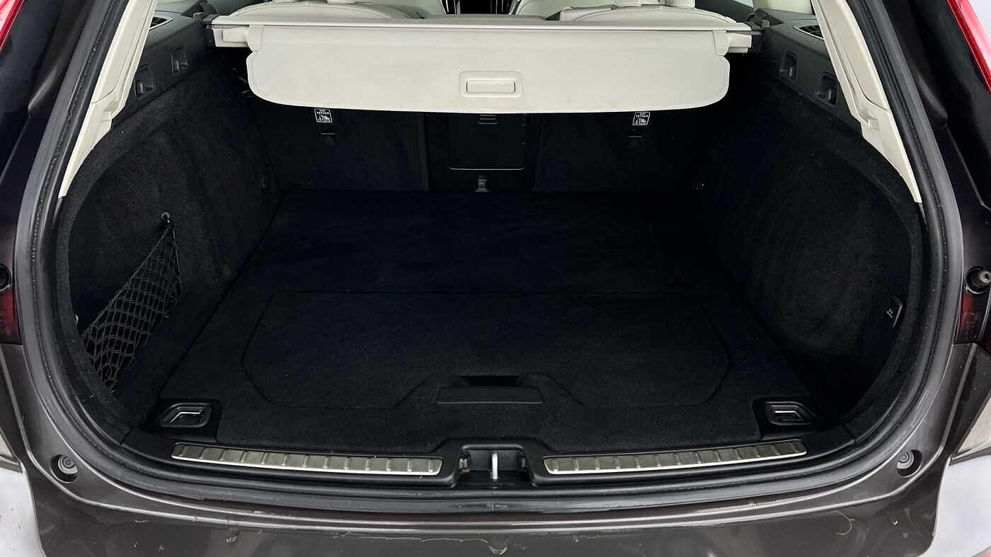 Used Volvo V60 2022 for sale - 78046967: Photo 5