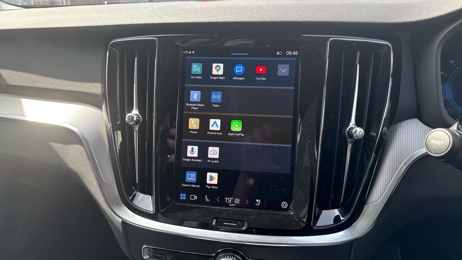 Used Volvo V60 2025 for sale - 76306981: Photo 12