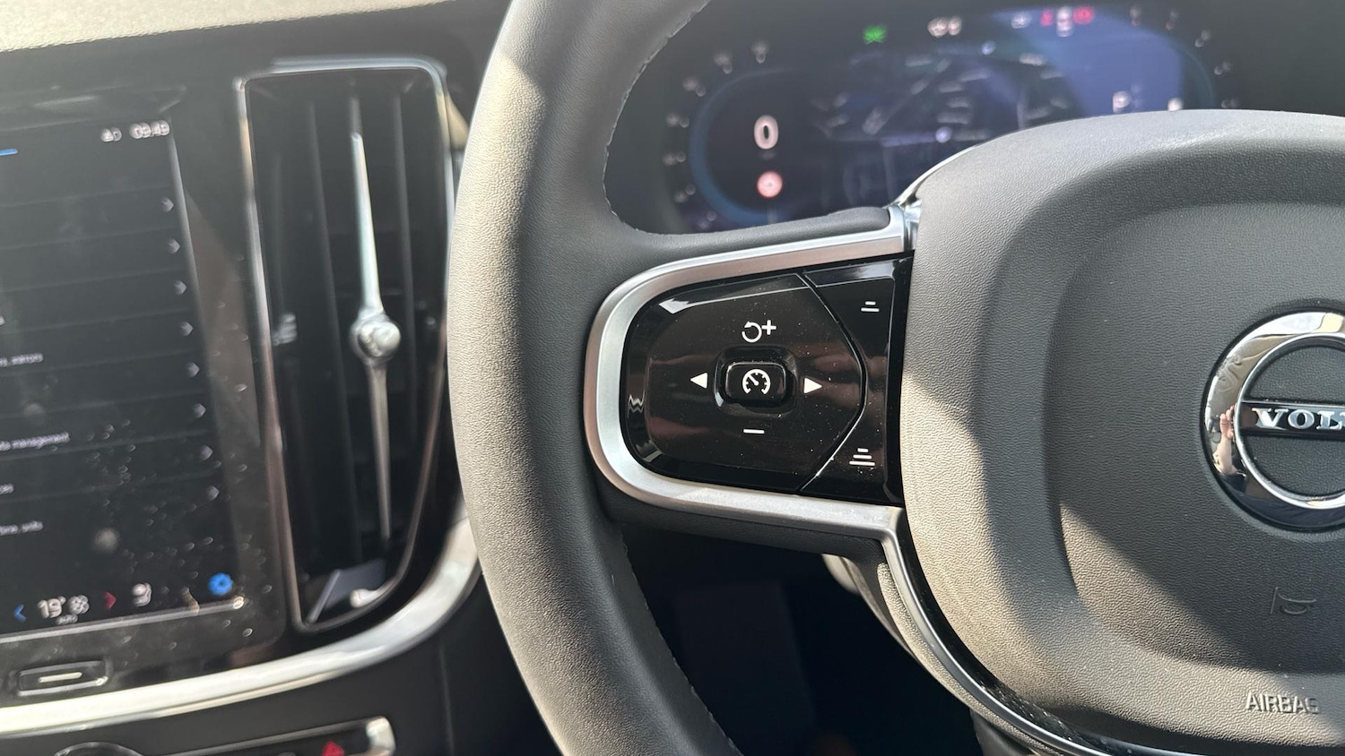 Used Volvo V60 2025 for sale - 76306981: Photo 19