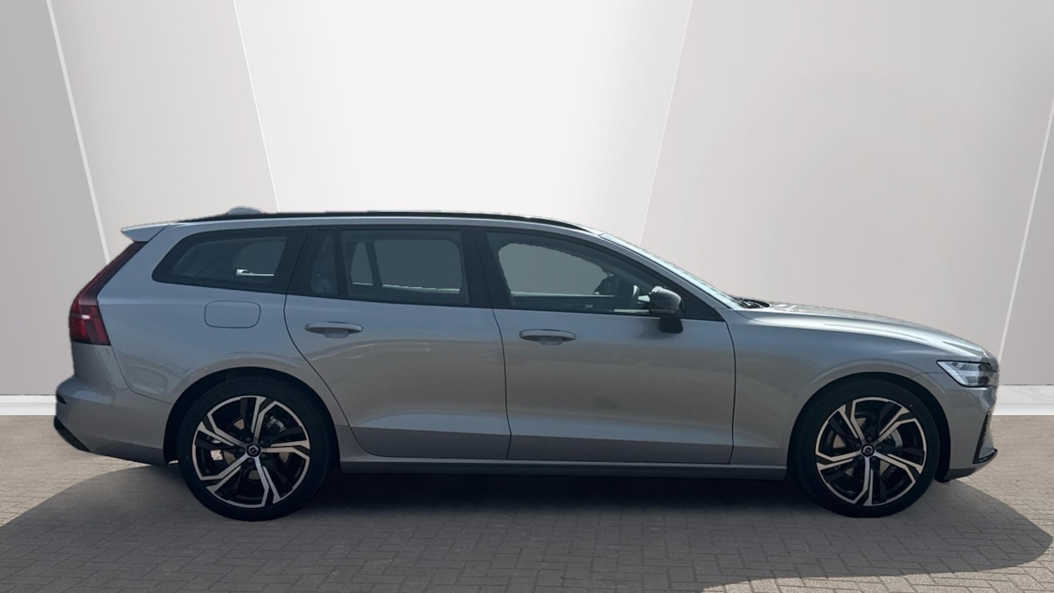 Used Volvo V60 2025 for sale - 76306981: Photo 3