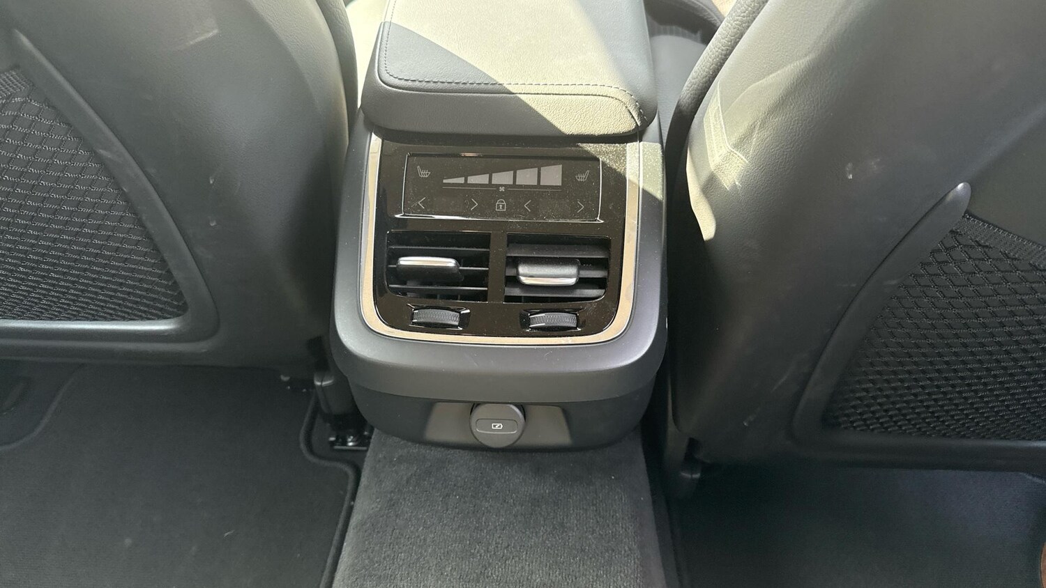 Used Volvo V60 2025 for sale - 76306981: Photo 31