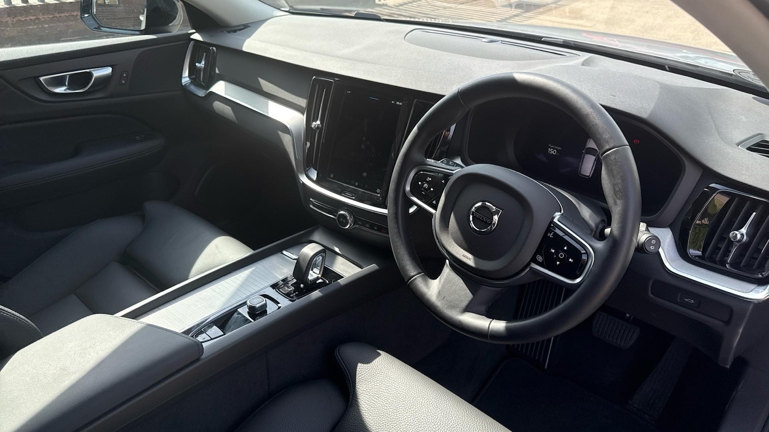 Used Volvo V60 2025 for sale - 76306981: Photo 4