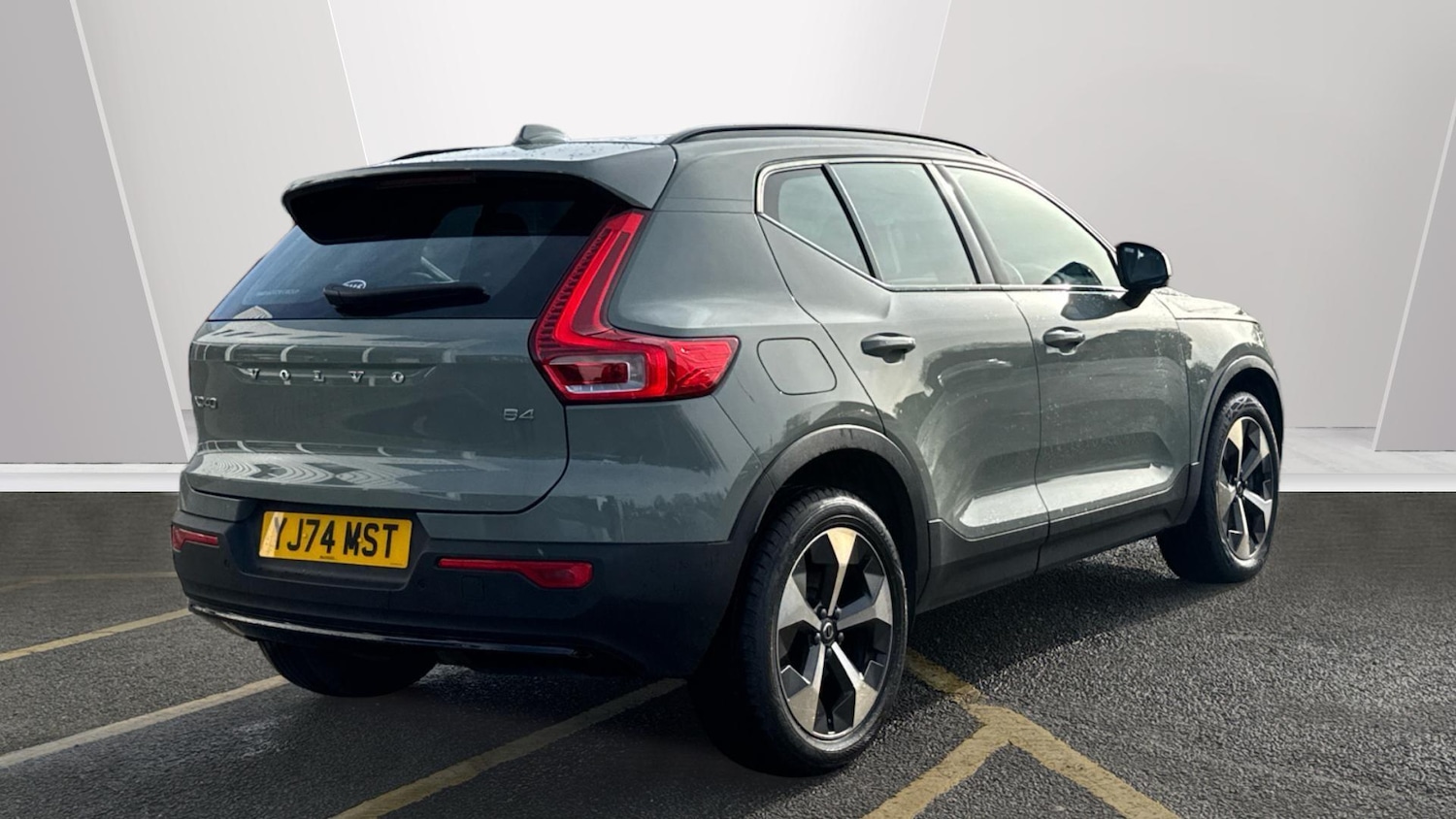 Used Volvo XC40 2025 for sale - 77673164: Photo 2