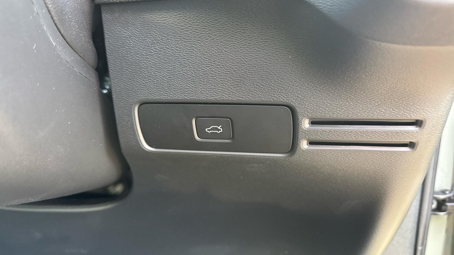 Used Volvo XC40 2025 for sale - 77673164: Photo 26