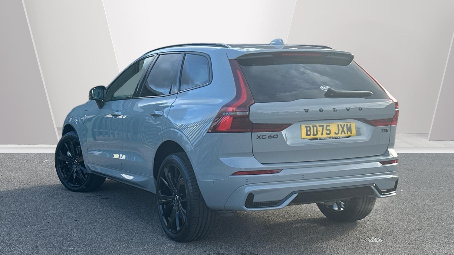 Used Volvo XC60 2025 for sale - 76425000: Photo 2