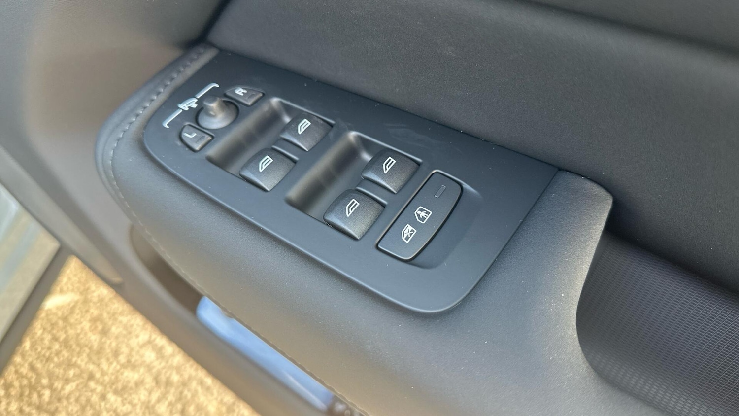 Used Volvo XC60 2025 for sale - 76425000: Photo 40