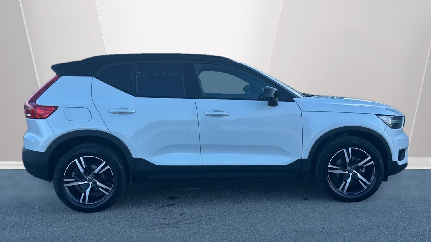 Used Volvo XC40 2022 for sale - 77673153: Photo 3