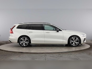 Used Volvo V60 2021 for sale - 77387352: Photo