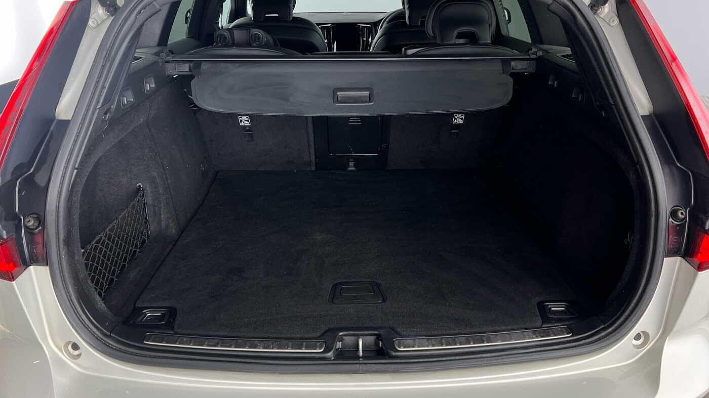 Used Volvo V60 2021 for sale - 77387352: Photo 5