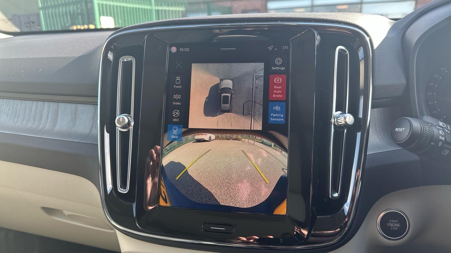 Used Volvo XC40 2025 for sale - 76307776: Photo 17