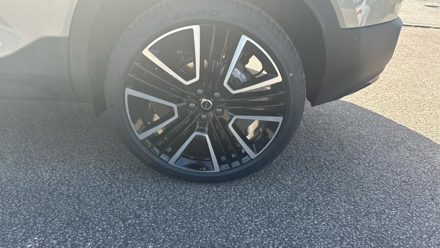 Used Volvo XC40 2025 for sale - 76307776: Photo 43