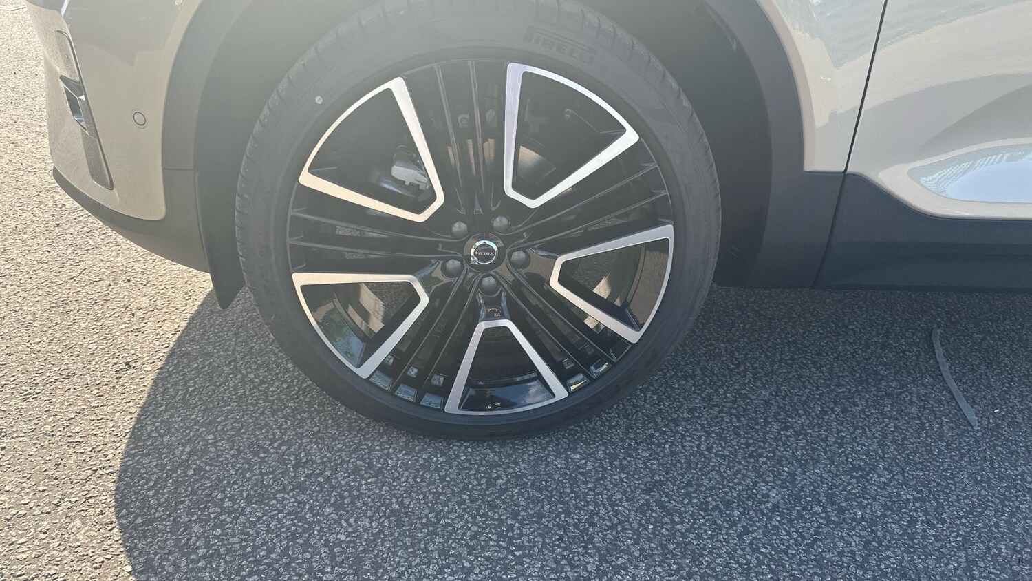 Used Volvo XC40 2025 for sale - 76307776: Photo 44