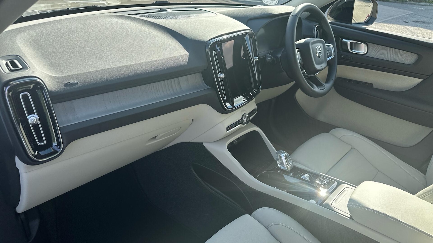 Used Volvo XC40 2025 for sale - 76307776: Photo 48