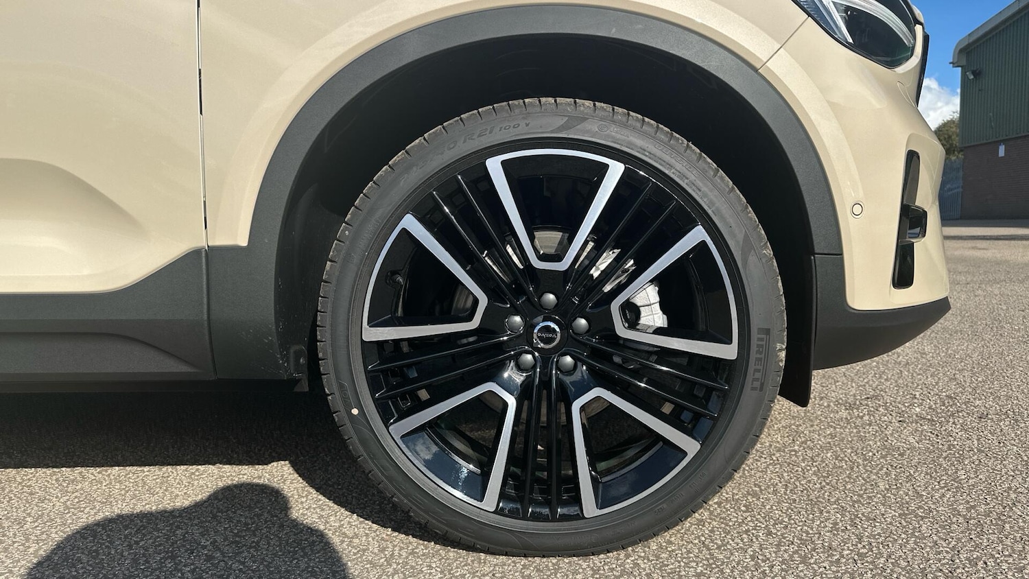 Used Volvo XC40 2025 for sale - 76307776: Photo 9