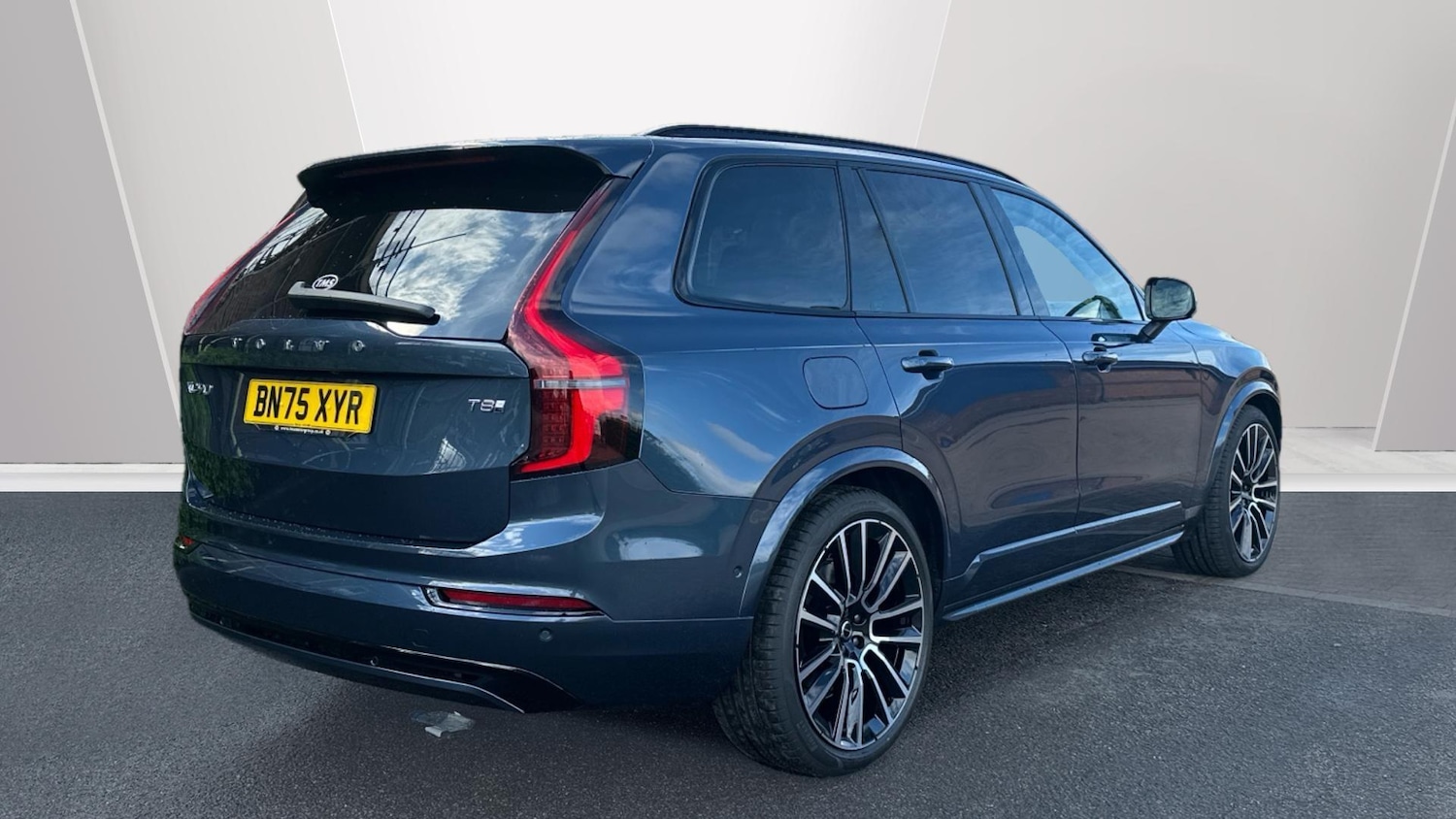 Used Volvo XC90 2025 for sale - 77793761: Photo 2